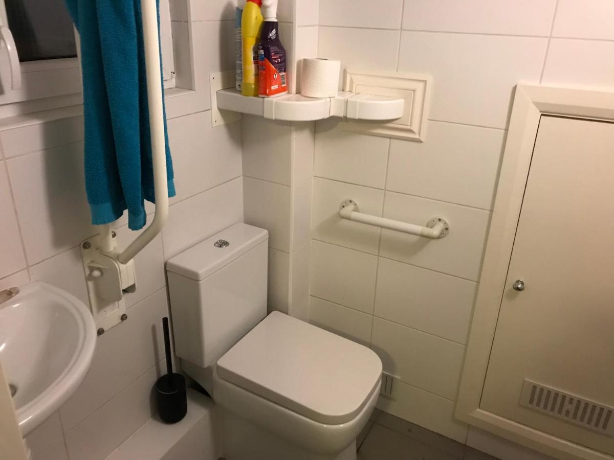 West Kensington 3 Bedroom Apartment 런던 외부 사진