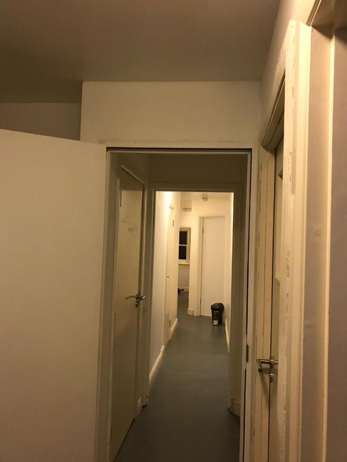 West Kensington 3 Bedroom Apartment 런던 외부 사진